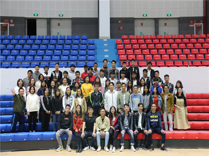 新老成员合影.JPG 新老成员合影.JPG