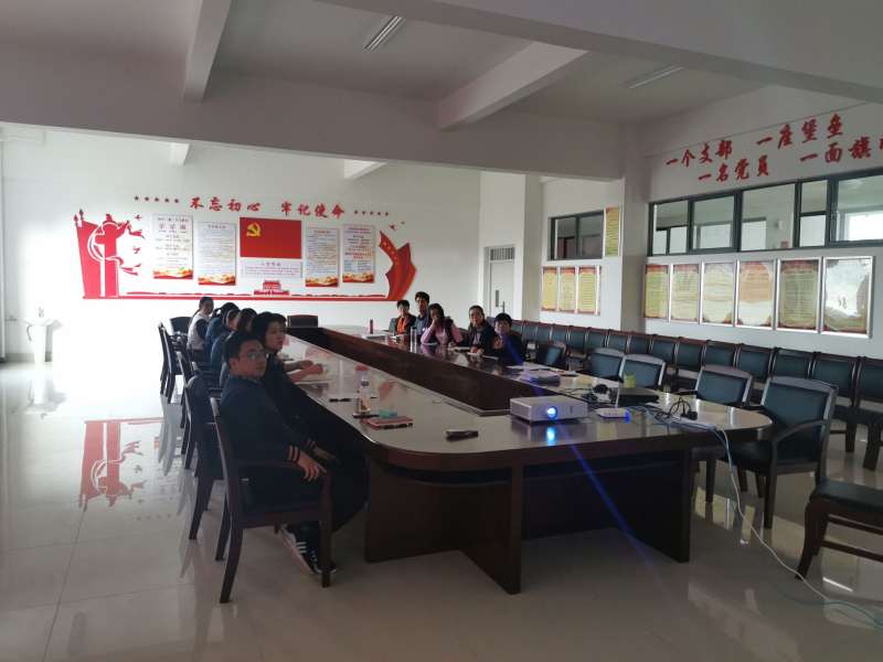 土木系党员参加“云岭先锋”夜校学习.jpg 土木系党员参加“云岭先锋”夜校学习.jpg