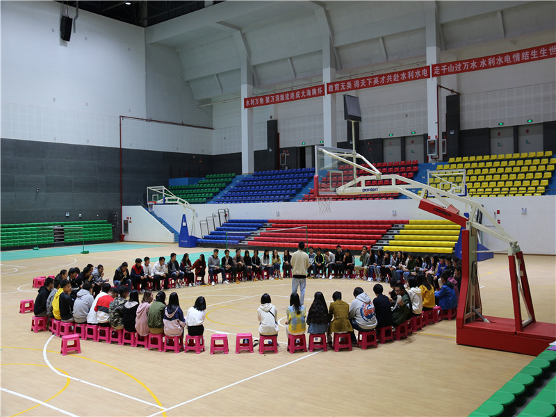新老成员交流会.JPG 新老成员交流会.JPG